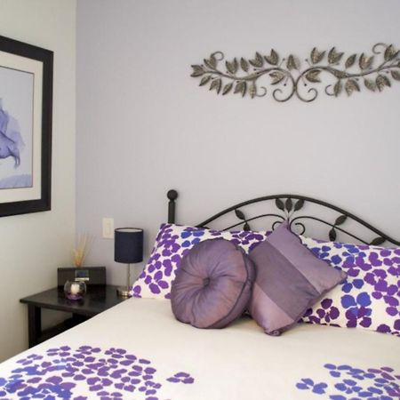 Urban Den Apartment Victoria Luaran gambar